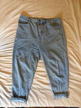 Perfect baggy Lucy & Yak jeans
